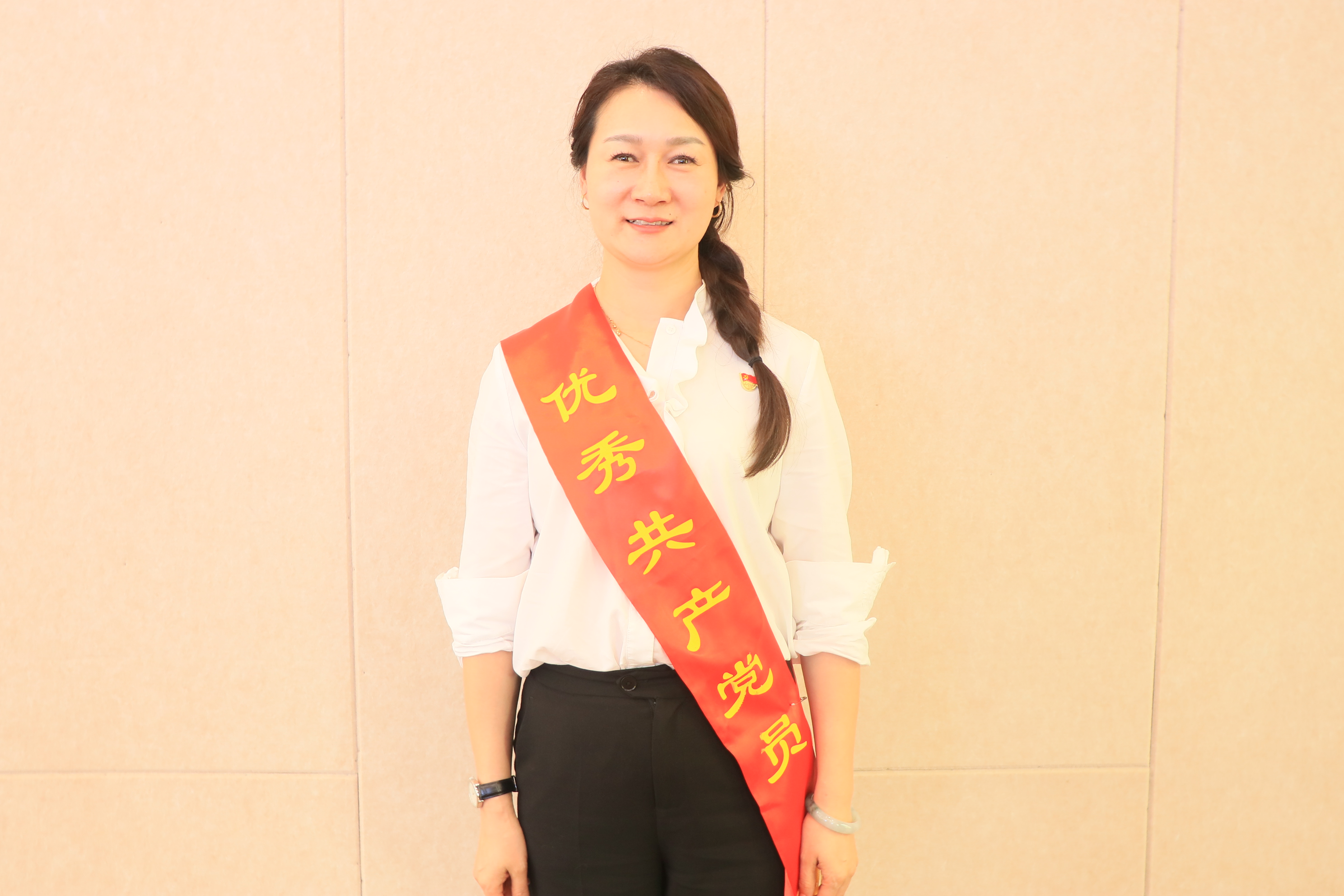 優(yōu)秀共產(chǎn)黨員 秦勤勤