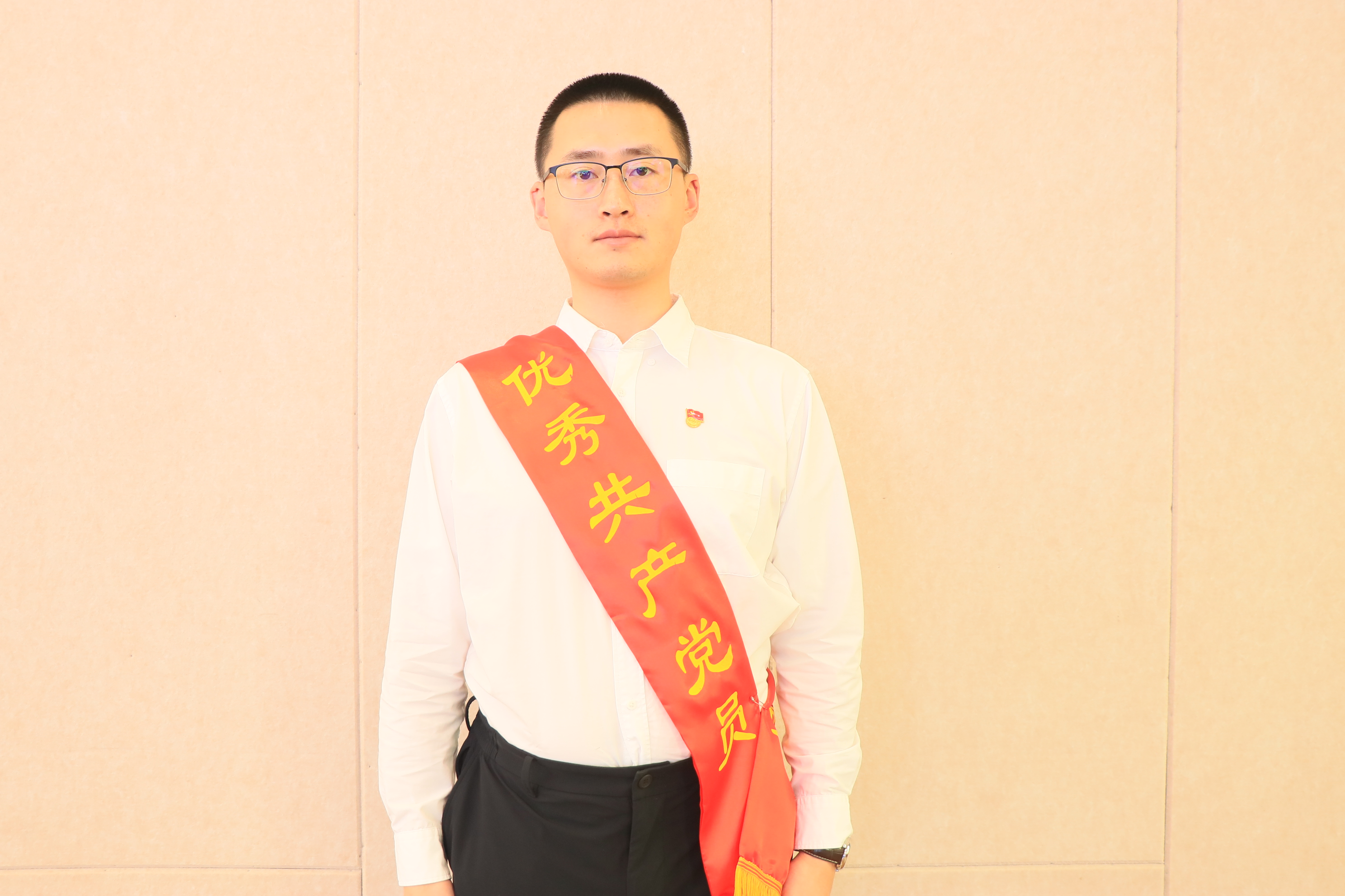 優(yōu)秀共產(chǎn)黨員 胡堯